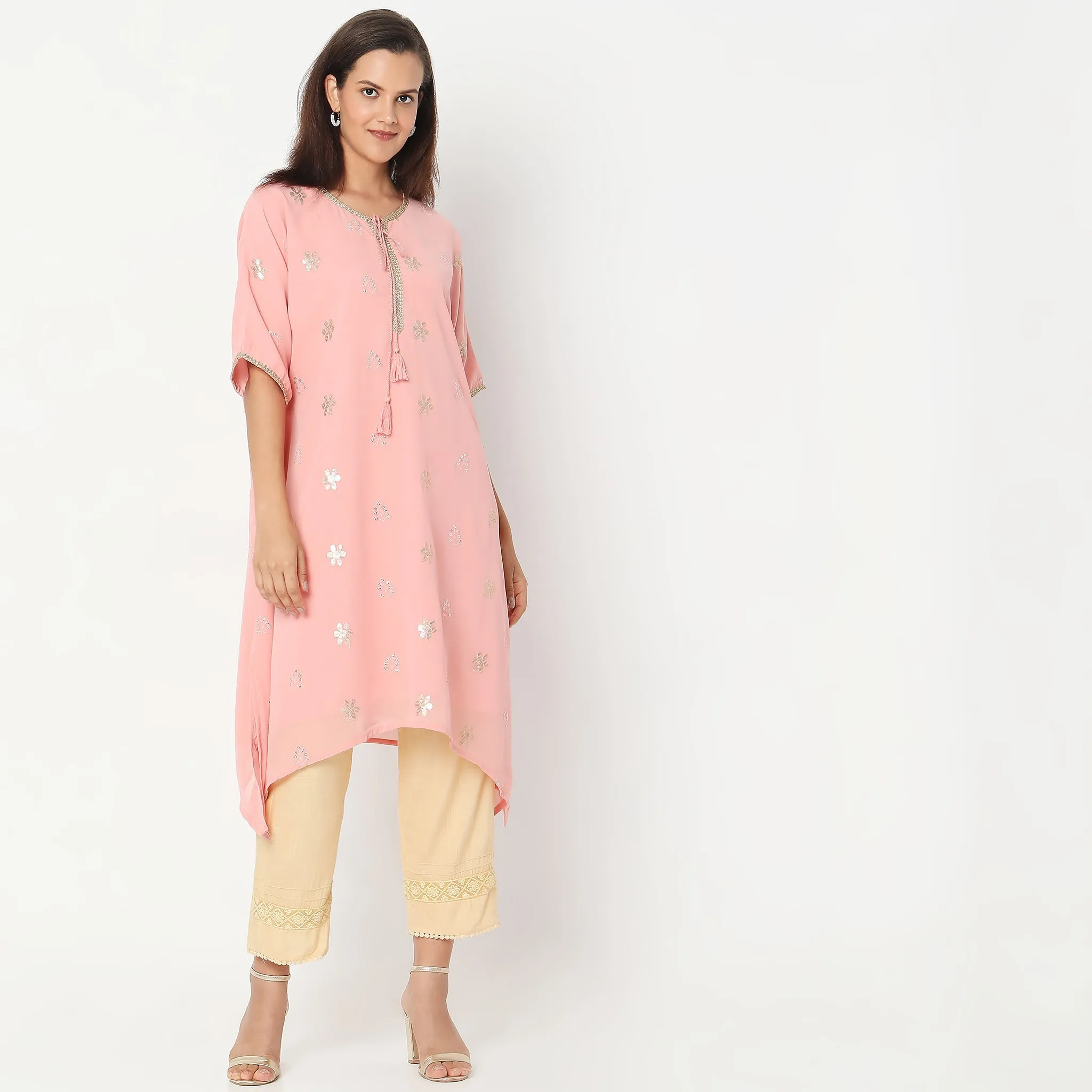 Boxy Fit Embellished Kurta