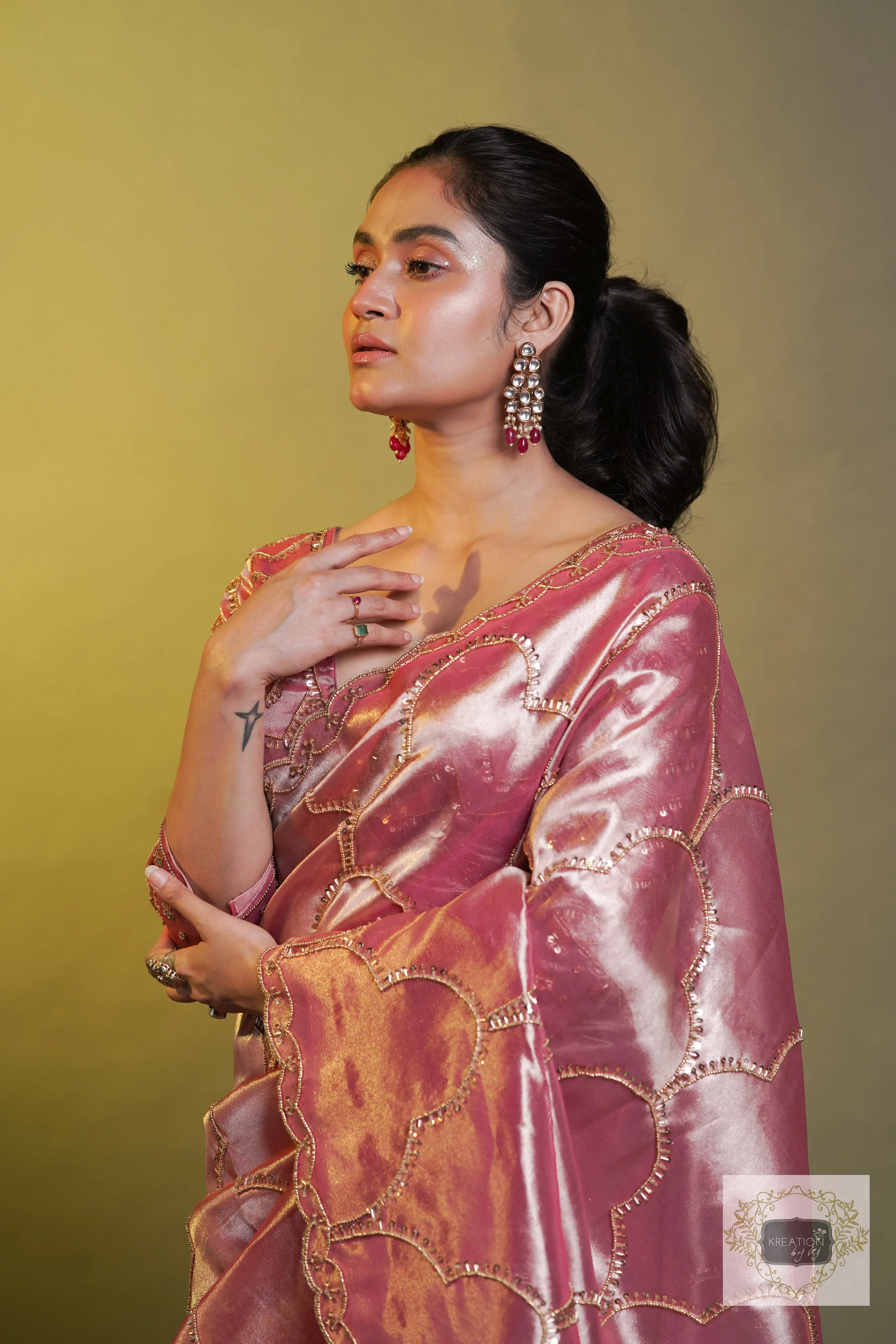 Chaudhvin ka Chand Pink Tissue Saree