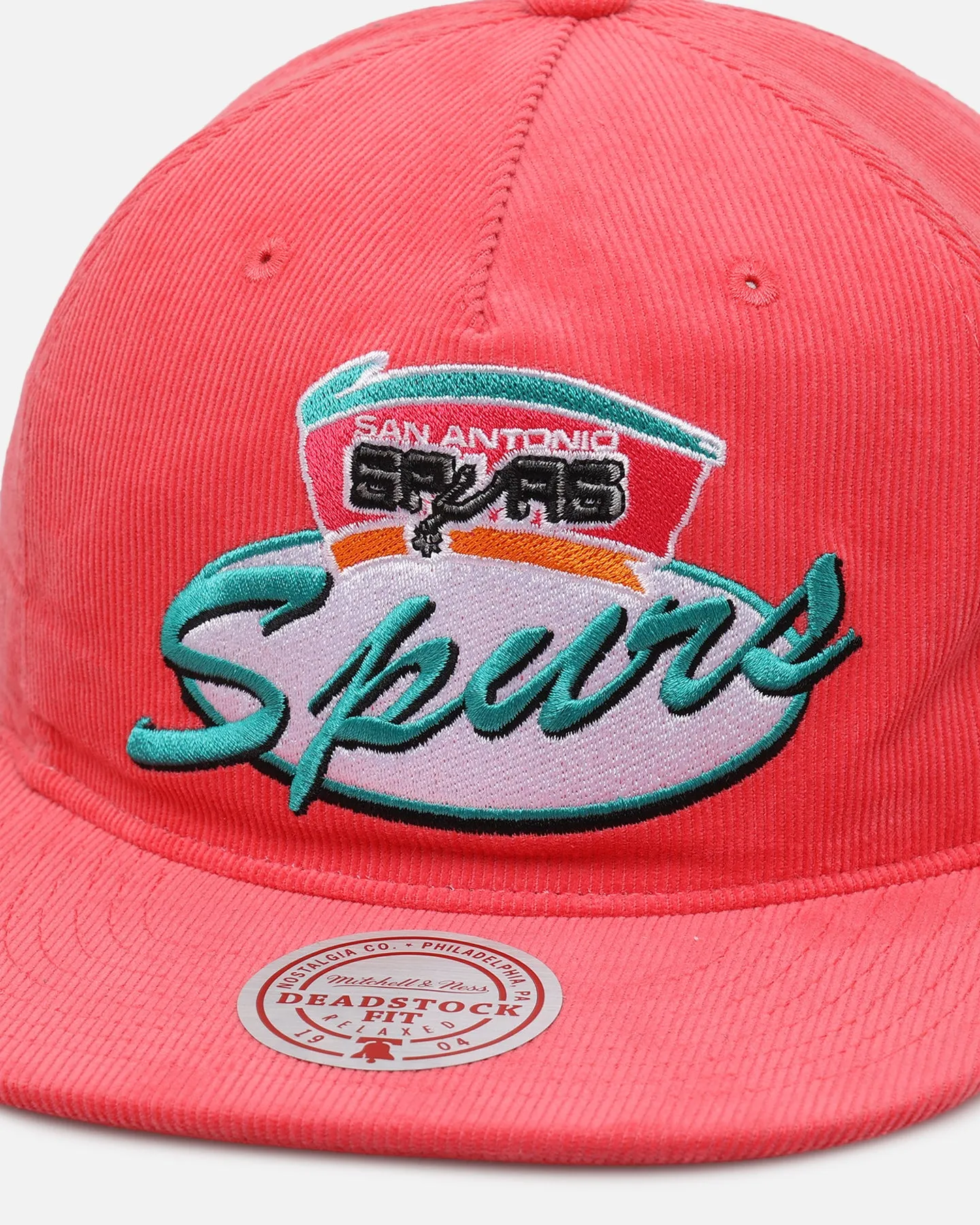 Mitchell & Ness San Antonio Spurs Centre Circle Origin Snapback Pink