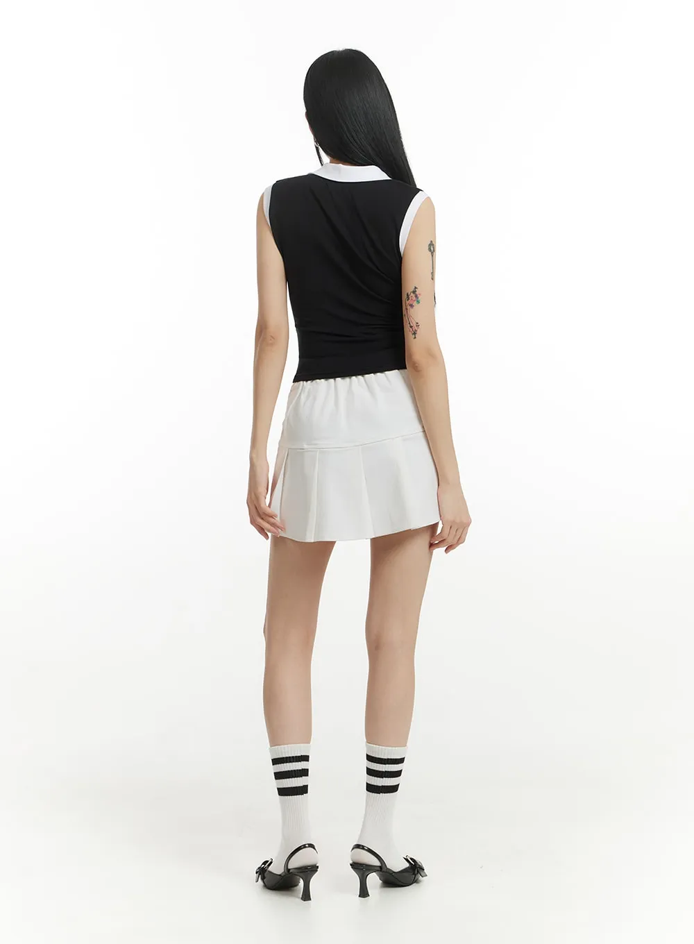 Solid Collar Sleeveless Top IM406