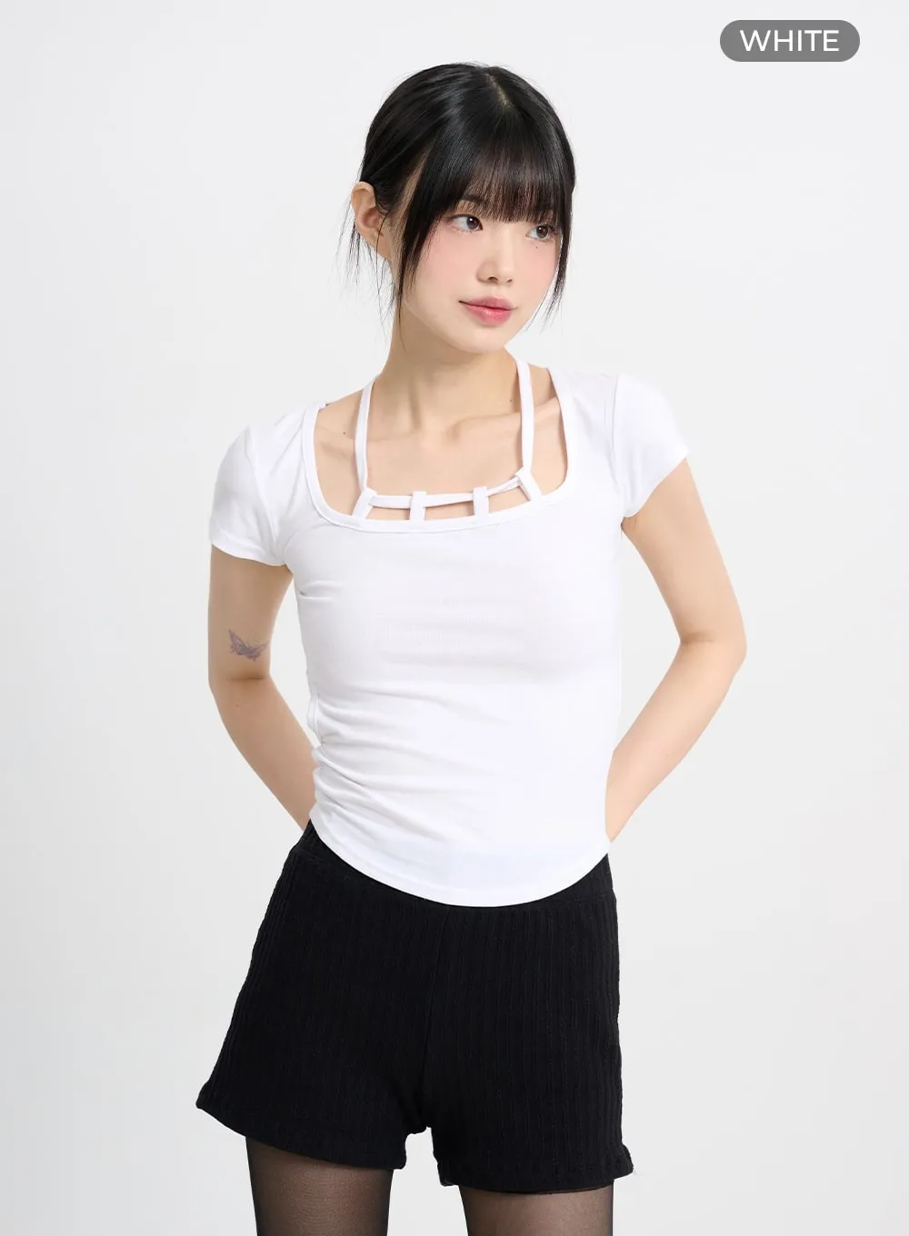 Strap Cut Out Cropped Tee CM415